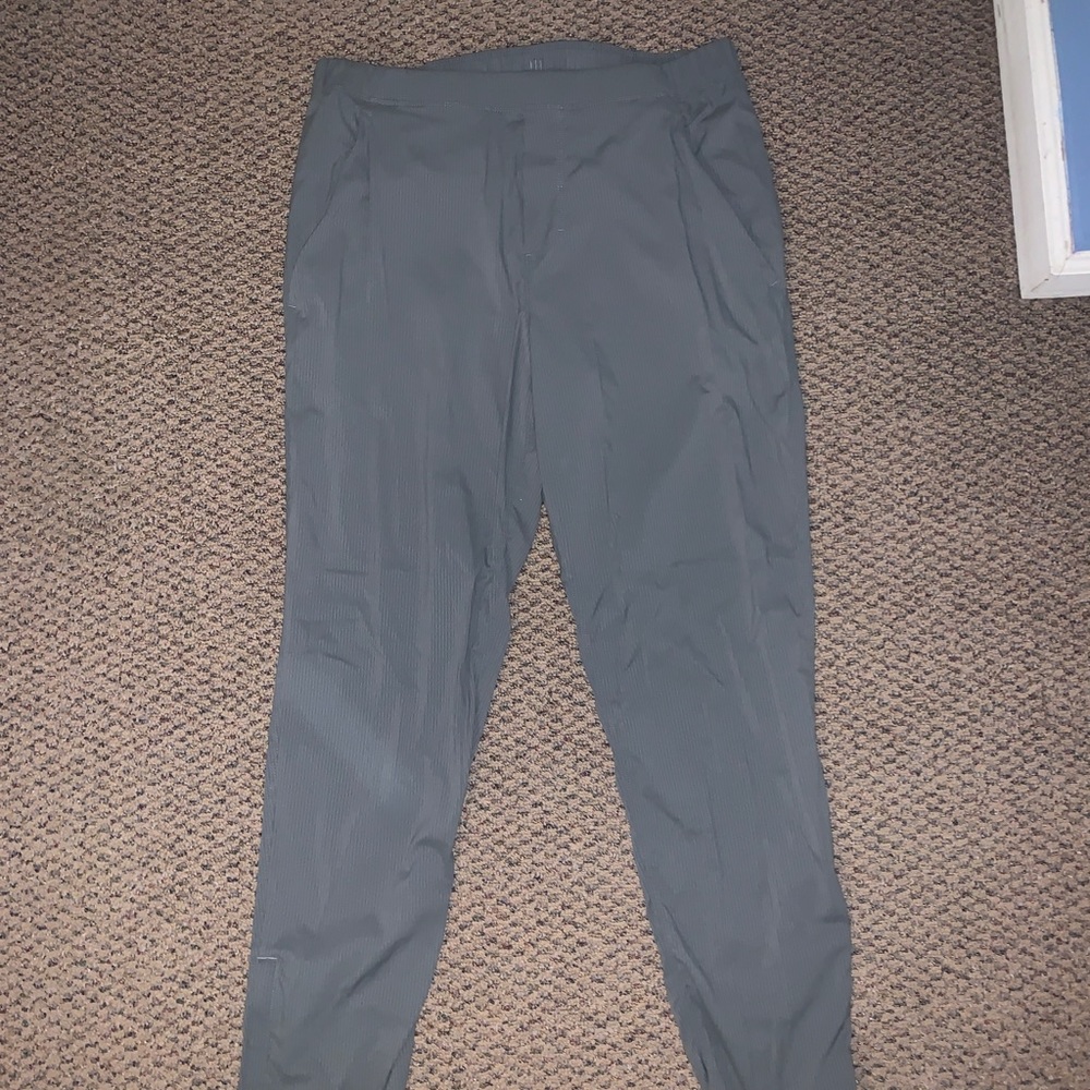 lululemon joggers — tapered fit size large